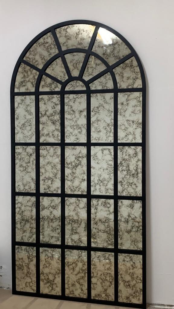 مرايا معتقه