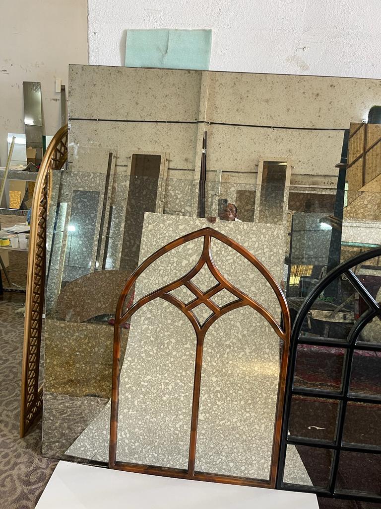 مرايا معتقة