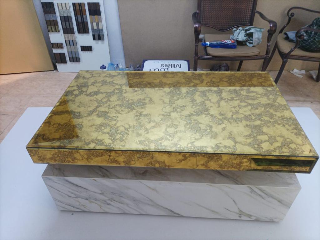 مرايا معتقة