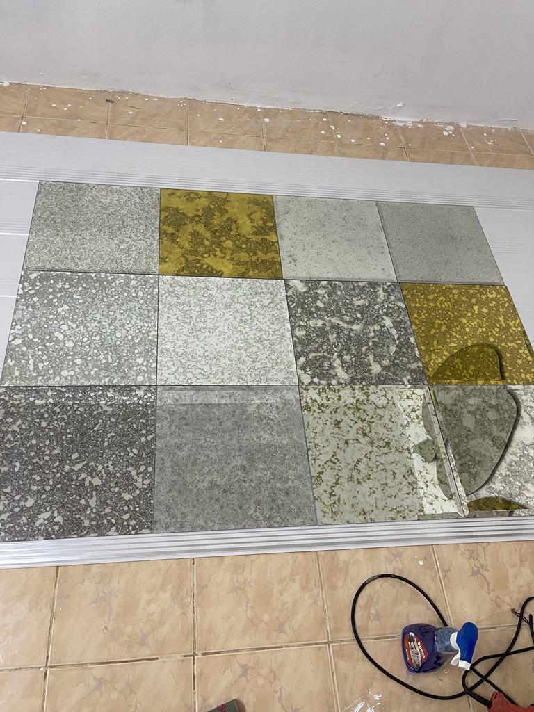 مرايا معتقة