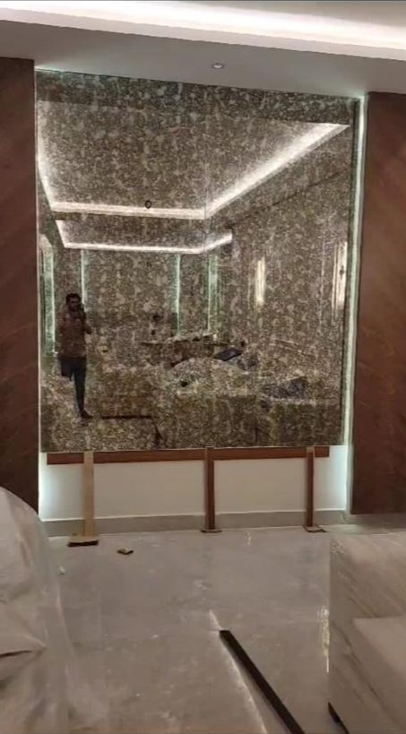 مرايا معتقة