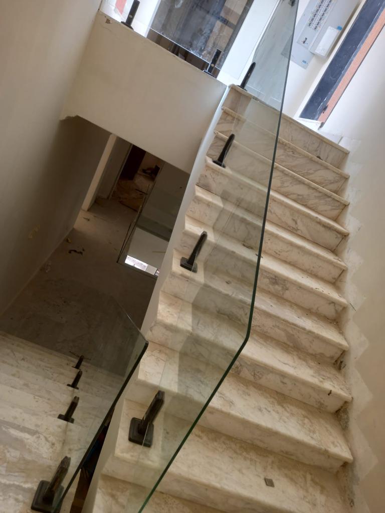 مرايا معتقة