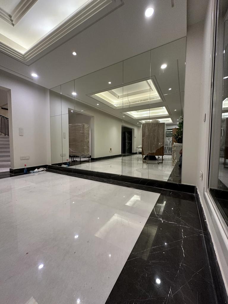 مرايا معتقة