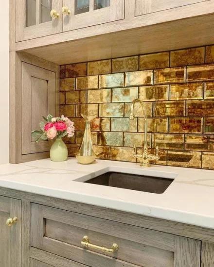 مرايا معتقة